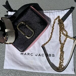 Marc Jacob’s 2-way pouch/purse with straps and dust bag